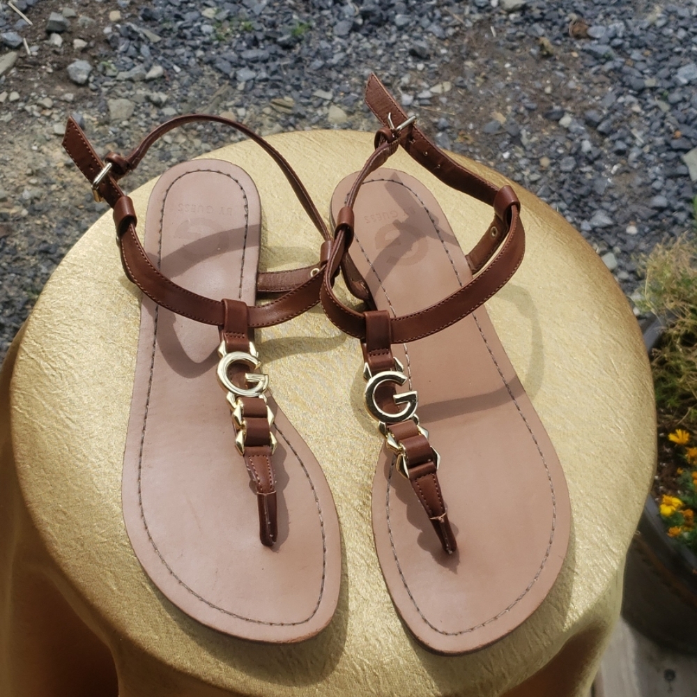 Guess size 9M buckle sandals